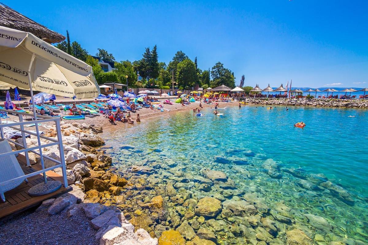 Apartments By The Sea Njivice, Krk - 5296 المظهر الخارجي الصورة