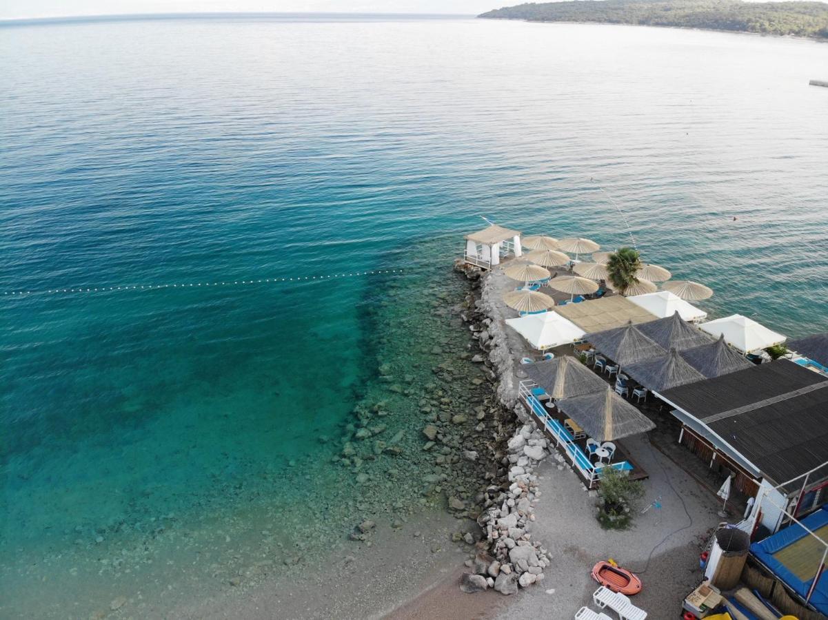 Apartments By The Sea Njivice, Krk - 5296 المظهر الخارجي الصورة