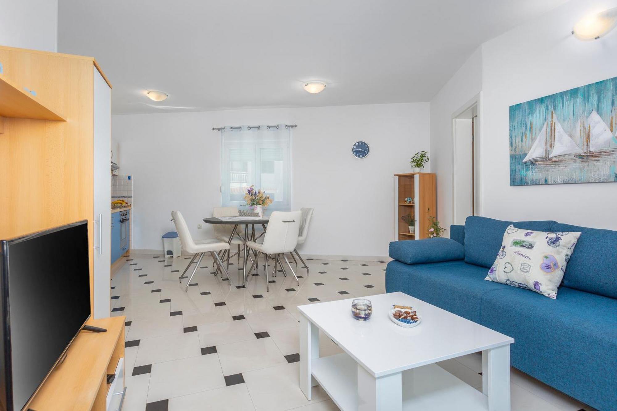 Apartments By The Sea Njivice, Krk - 5296 الغرفة الصورة
