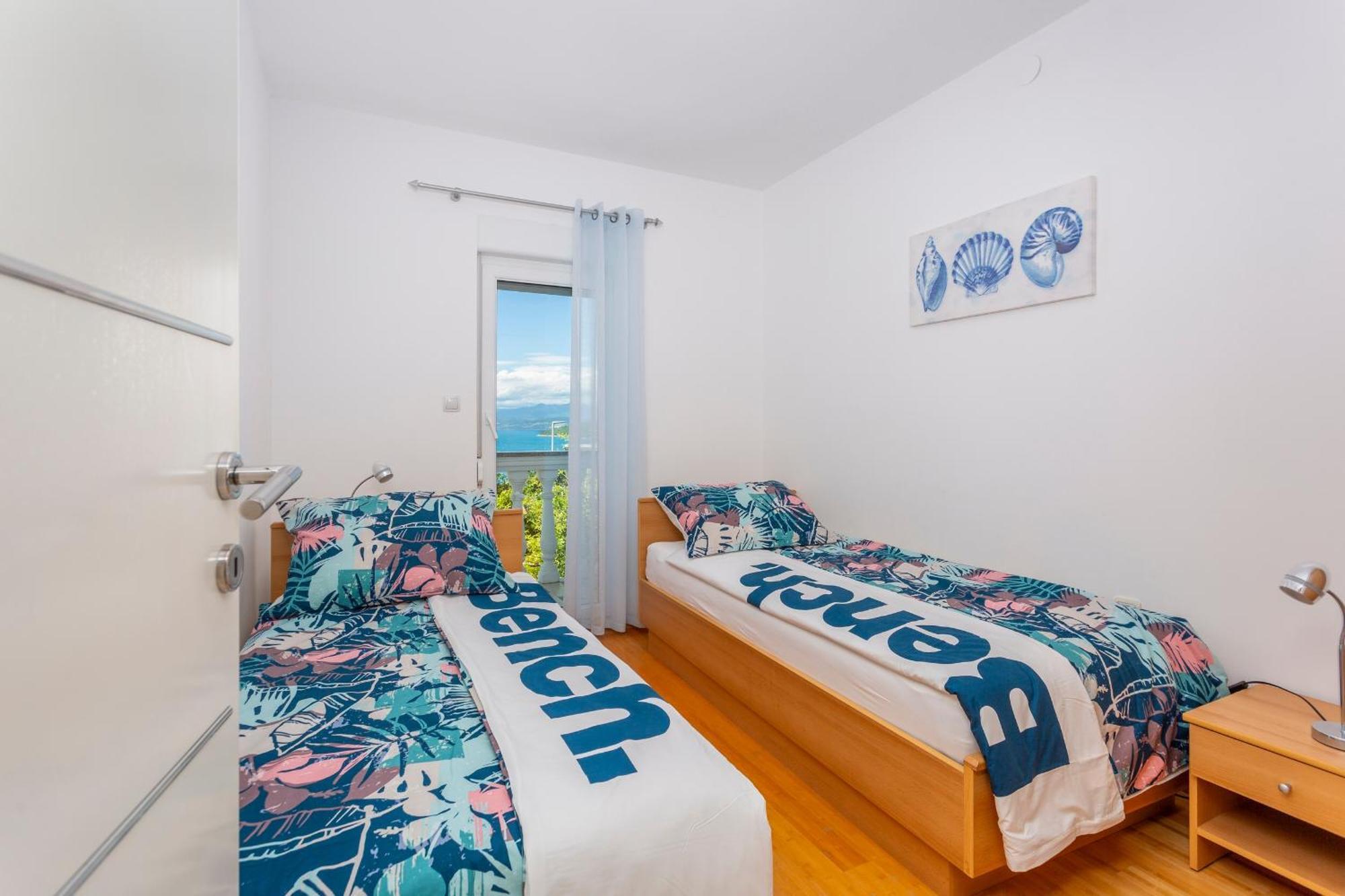 Apartments By The Sea Njivice, Krk - 5296 المظهر الخارجي الصورة