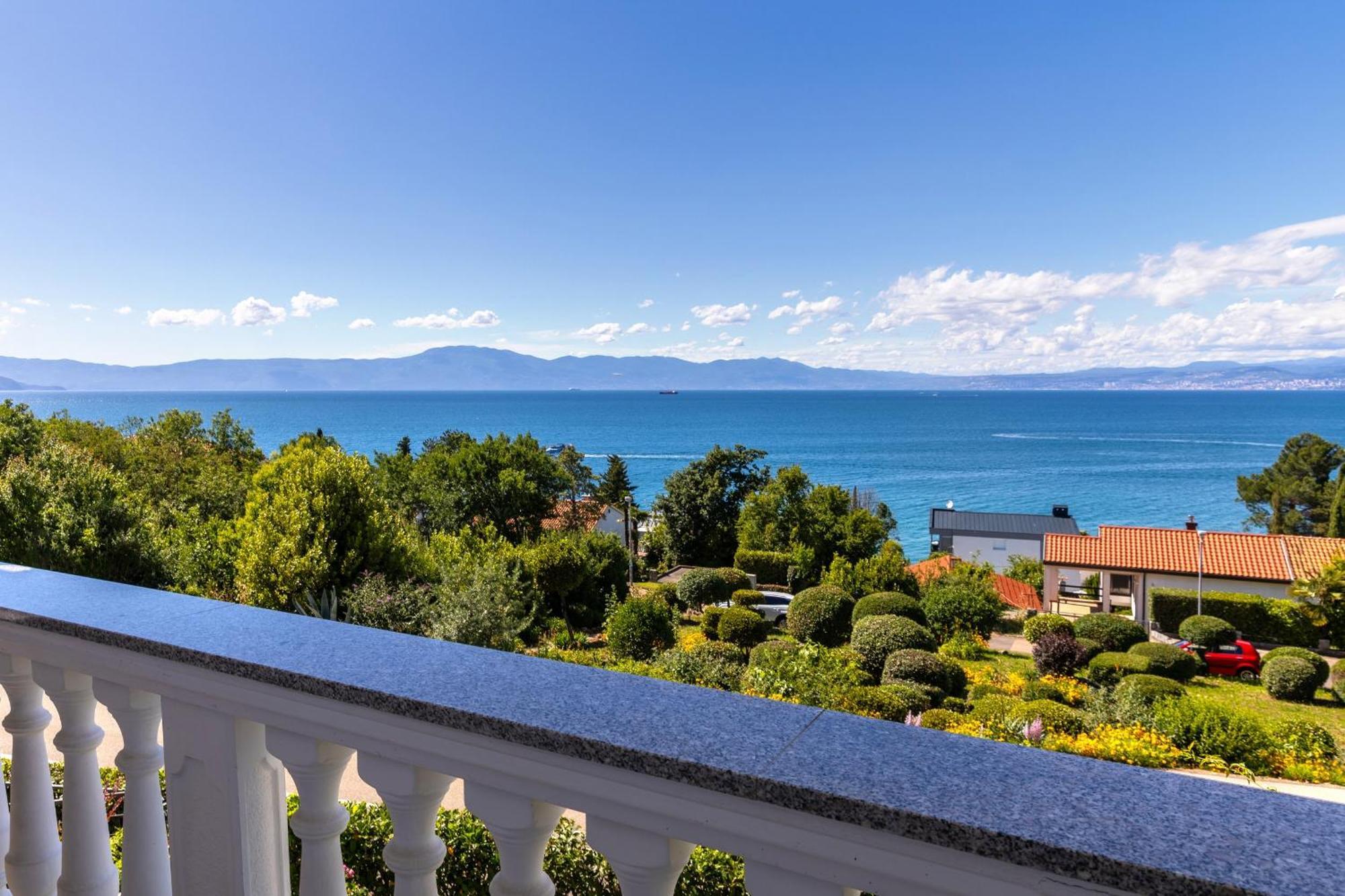 Apartments By The Sea Njivice, Krk - 5296 المظهر الخارجي الصورة