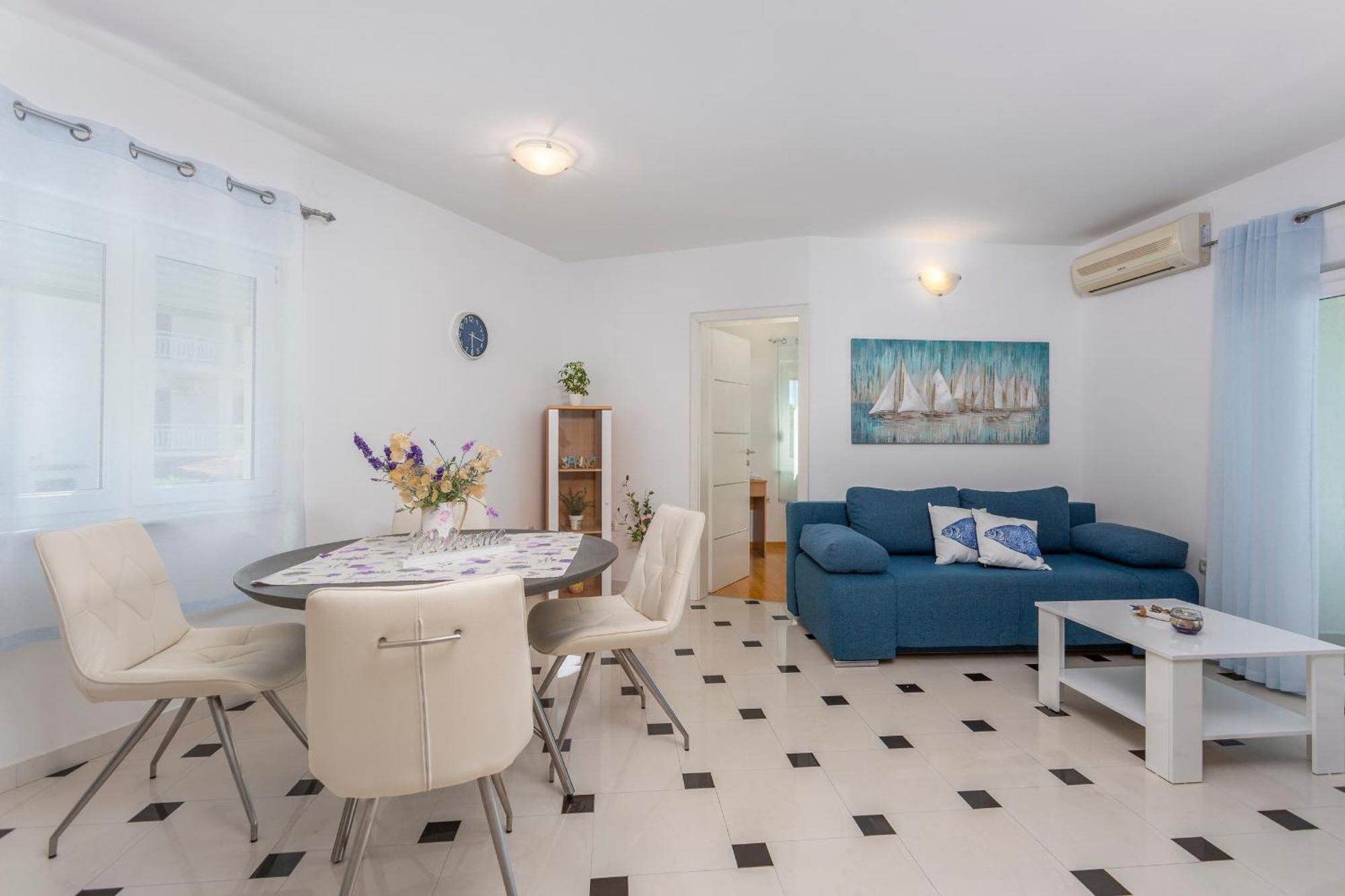 Apartments By The Sea Njivice, Krk - 5296 المظهر الخارجي الصورة