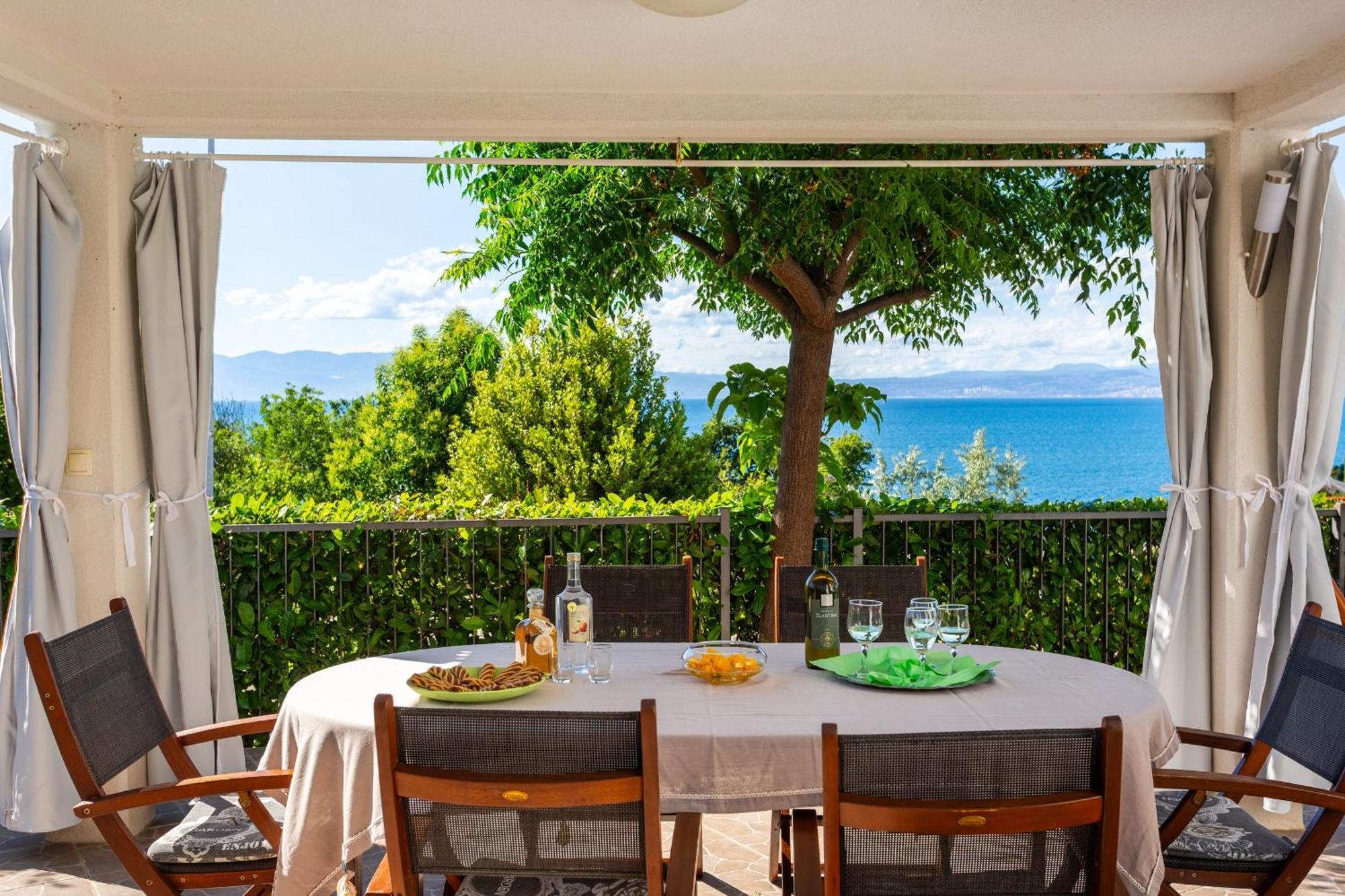 Apartments By The Sea Njivice, Krk - 5296 المظهر الخارجي الصورة